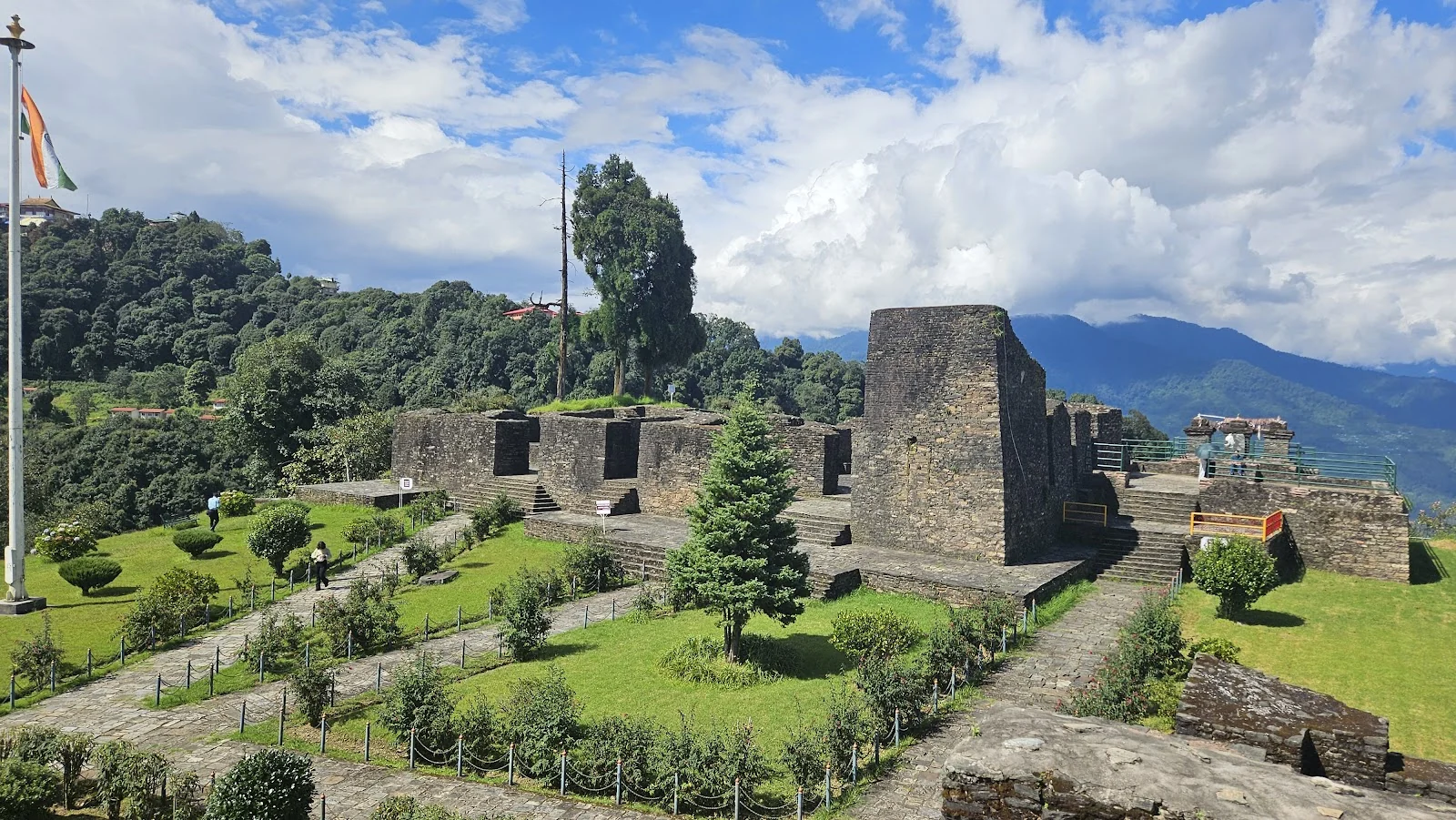 Pelling gallery 2